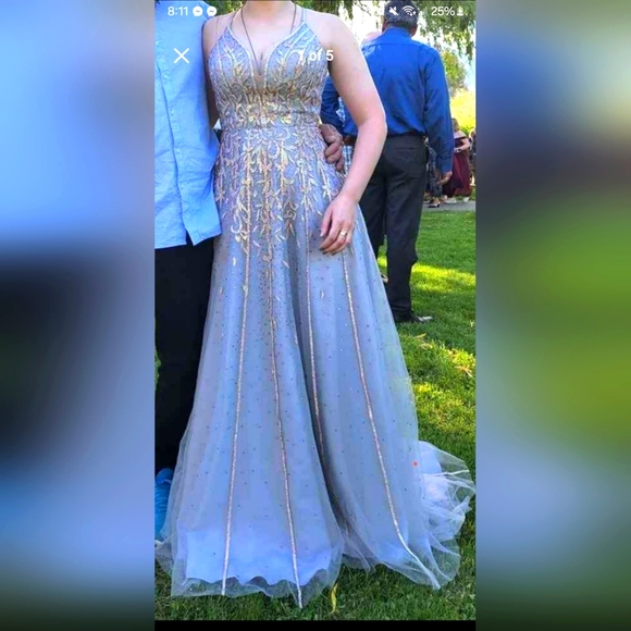 PROM DRESS SIZE 4 - Picture 1 of 4